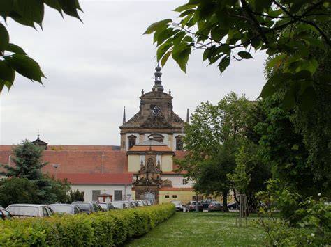 Kartuziánský klášter Dolany zblízka (architektonické fragmenty)