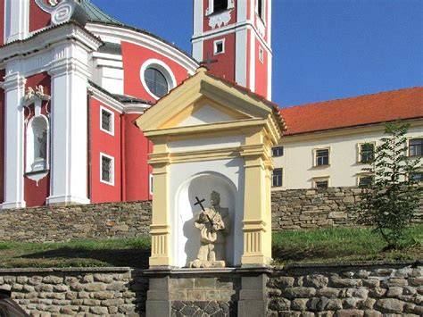 Kaple svatého Jana Nepomuckého ve Všerubech - architektonické detaily