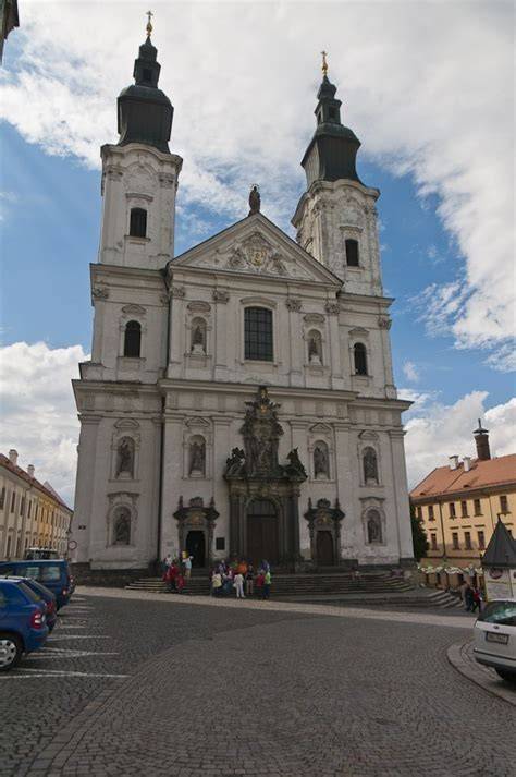 klatovy jezuitsky kostel fasáda triptych