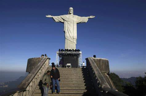 socha Krista Spasitele Rio de Janeiro inspiruje Úžice