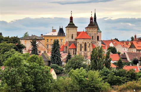 renesanční hřbitovní kostel Kouřim fasáda