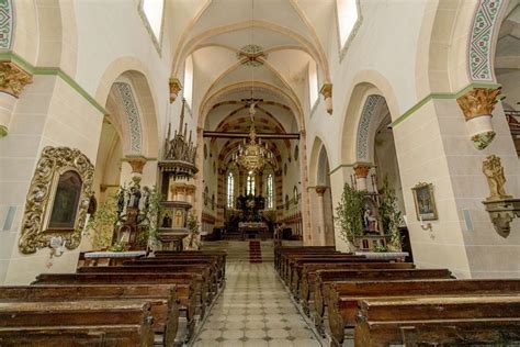 interiér presbytáře kostel Kouřim