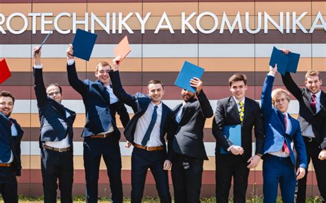 biografie vysoké školy a lingvisté