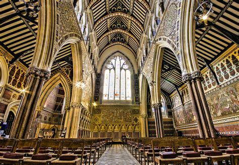 Kostel All Saints Margaret Street - exteriér a polychromie