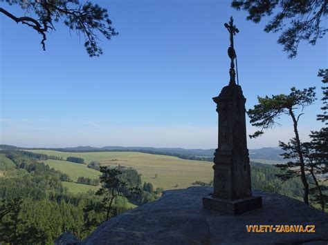 Křížová cesta a výhledy z Křížového vrchu
