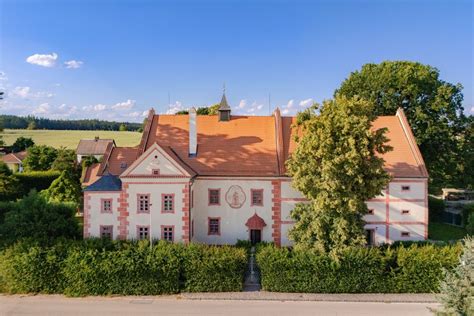 historie zámku a kostela liberved