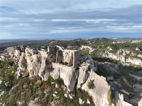 Les Baux-de-Provence - panoráma citadely a pekelného údolí