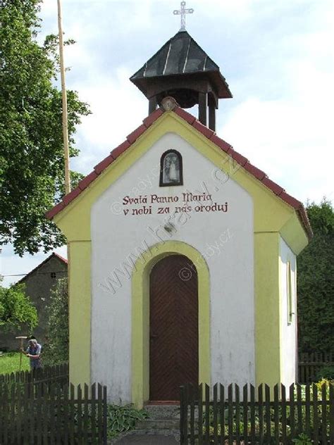 Kaple Panny Marie u rybníka ve Starém Hrozenkově
