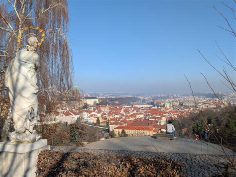 socha Panny Marie z Exilu na Petříně výhled