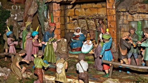 Betlémská scéna pastýřů a dítě v jesličkách