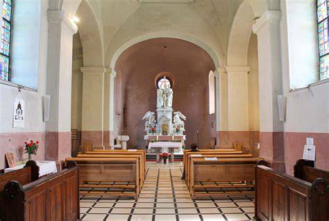 kaple sv Cyril a Metoděj Radhošť vitráže