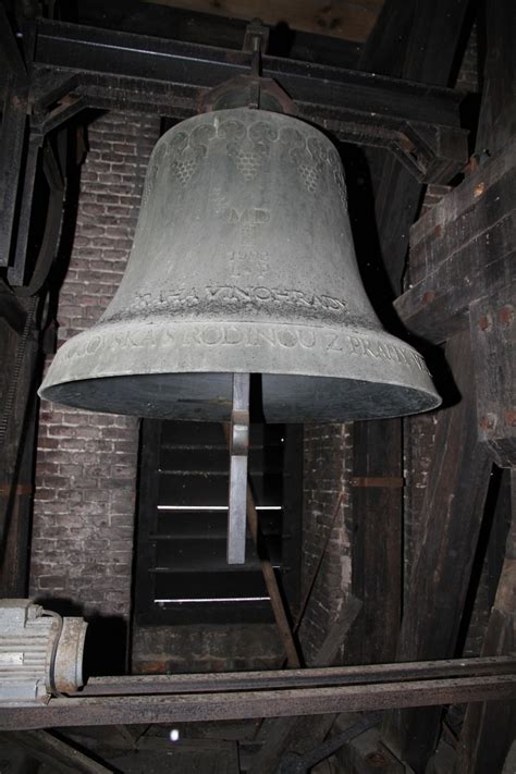 zvony kostela Ludmily a jejich osudy