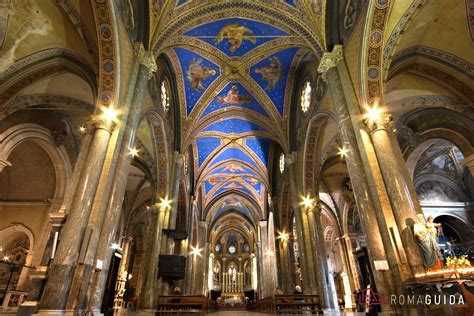 gotický interiér baziliky Santa Maria sopra Minerva