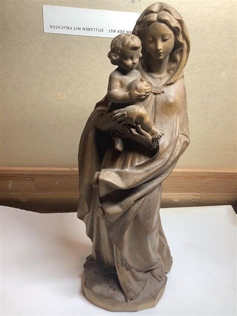 madonna s dítětem šperk ilustrace