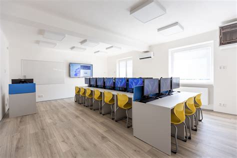 Interiéry dílen SPŠ a ICT učebny