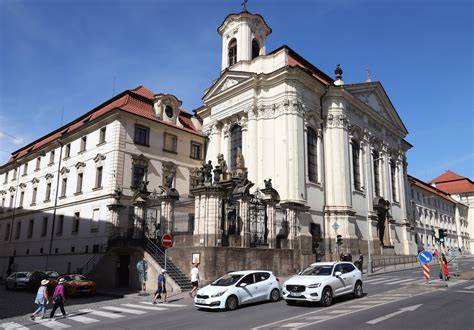 expozice památníku hrdinů heydrichiády v kryptě
