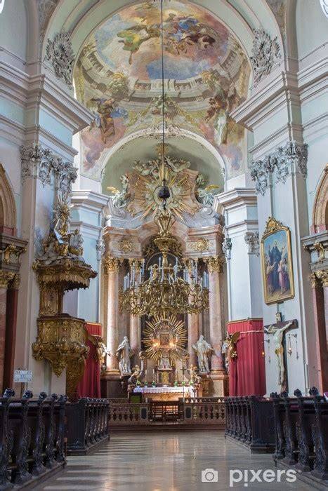 kostrafa architektonických prvků a freskových motivů barokního kostela