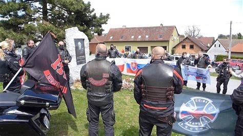 Motorka Nočních vlků a symboly svobody