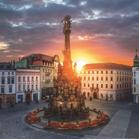 Náměstí svaté Alžběty - historické a moderní panorama