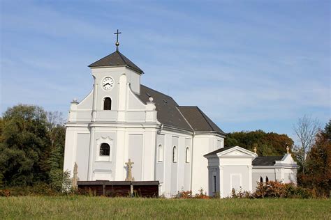 Šikmý kostel - snímek šikmého kostela v Karviné