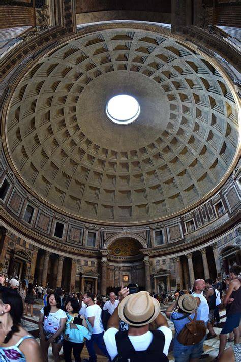 Pantheon kopule a okulus