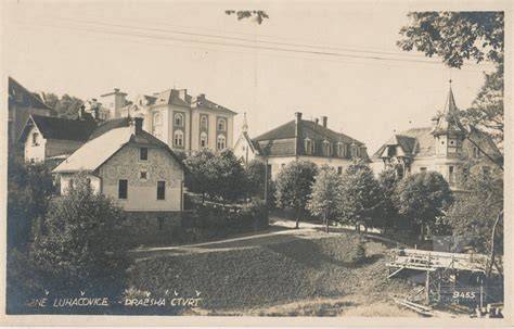 Pražská čtvrť Luhačovice - dominanta a vila