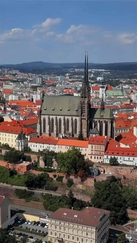 symbolika katedraly vojenská architektura panorama